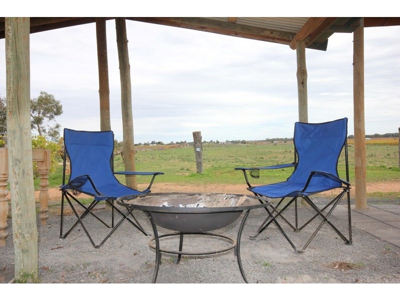 35 McMillan Road, Merbein South VIC 3505