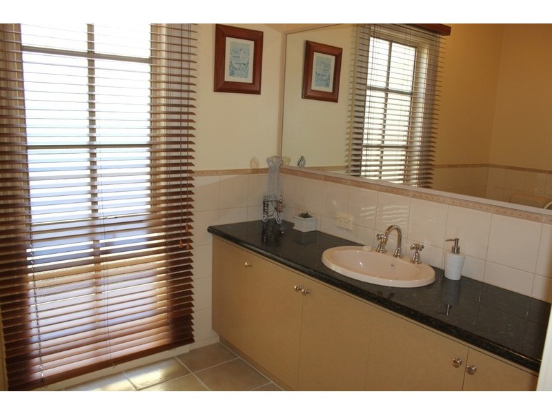 7 St Andrews Drive, Cabarita VIC 3505