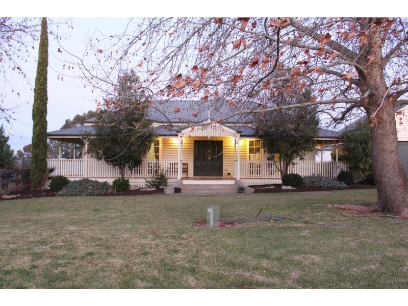 7 St Andrews Drive, Cabarita VIC 3505