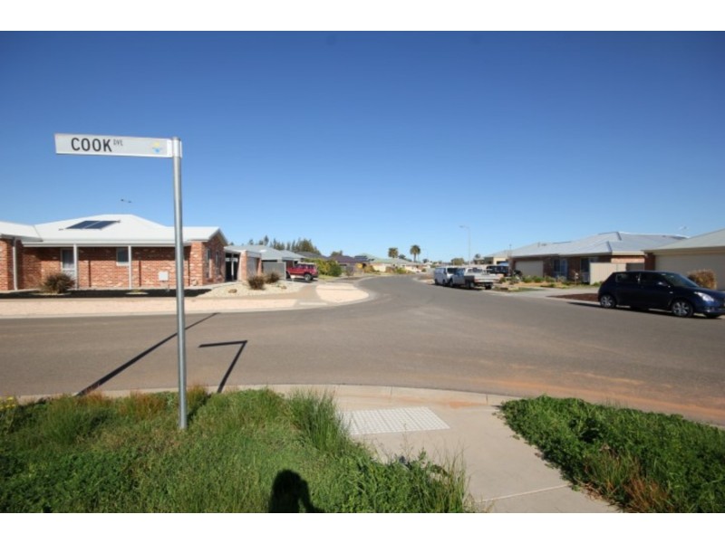 15 Anne Cox Drive, Red Cliffs VIC 3496