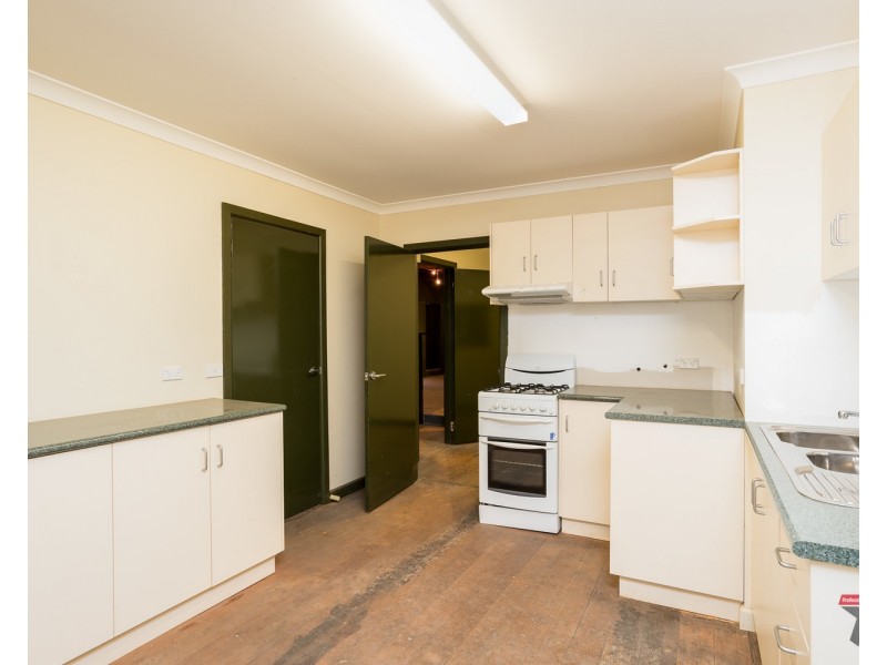 573 Deakin Avenue, Mildura VIC 3500