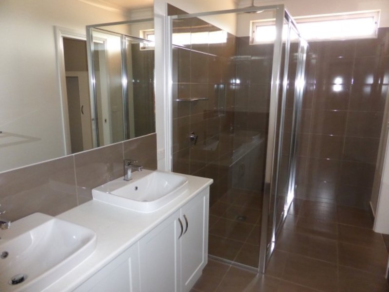 11 Karalanzer Drive, Mildura VIC 3500