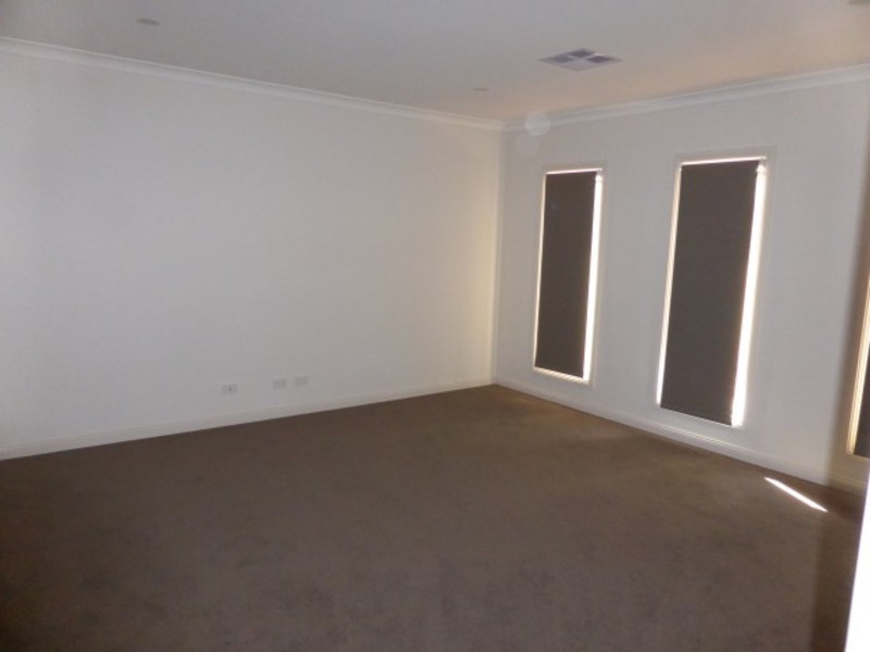 11 Karalanzer Drive, Mildura VIC 3500