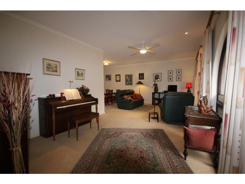 18 Mansell Drive, Mildura VIC 3500