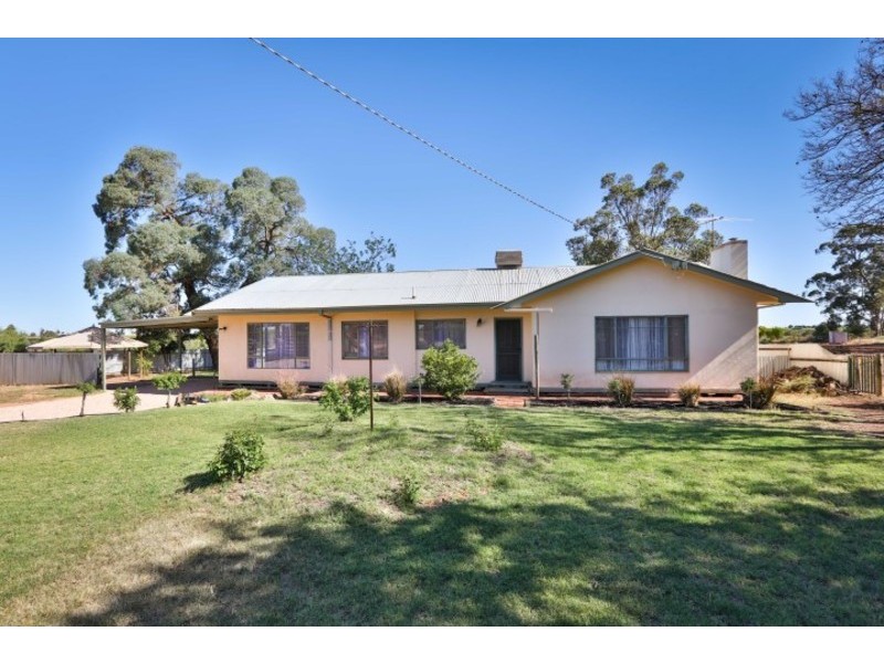 51 Charles Road, Birdwoodton VIC 3505