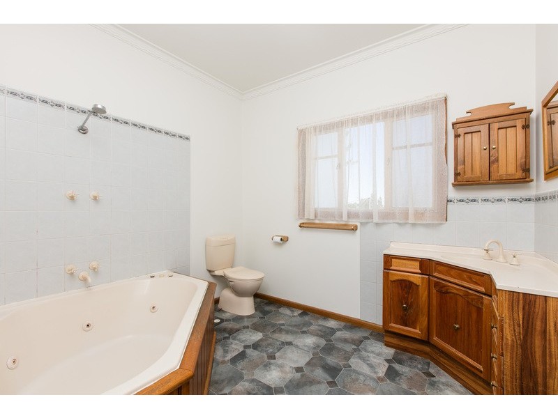 51 Charles Road, Birdwoodton VIC 3505