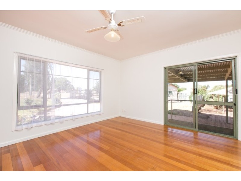 51 Charles Road, Birdwoodton VIC 3505