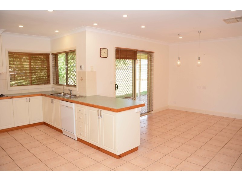 10 Helen Court, Mildura VIC 3500