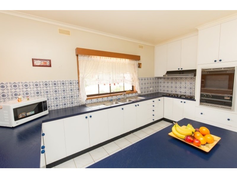 12 Elizabeth Avenue, Mildura VIC 3500