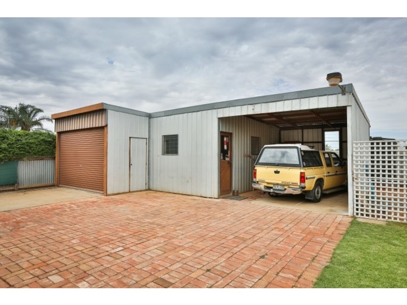 12 Elizabeth Avenue, Mildura VIC 3500