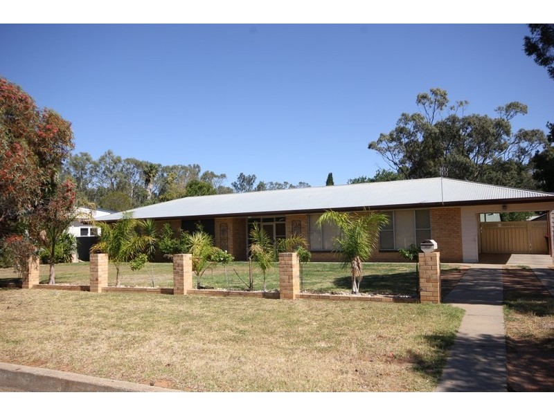 12 Cally Street, Balranald NSW 2715