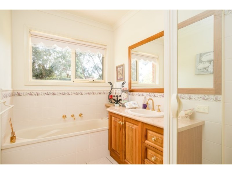 14  St Andrews Drive, Cabarita VIC 3505