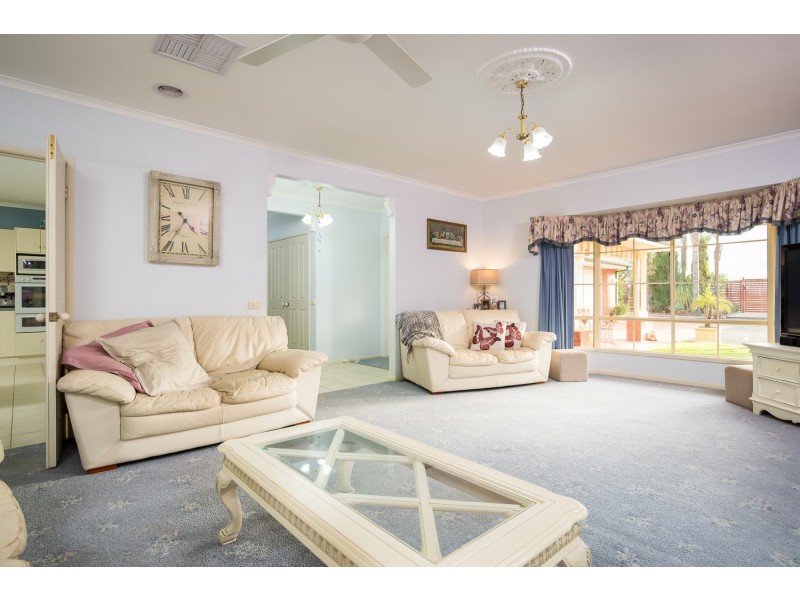 61 Boobook Avenue, Cardross VIC 3496