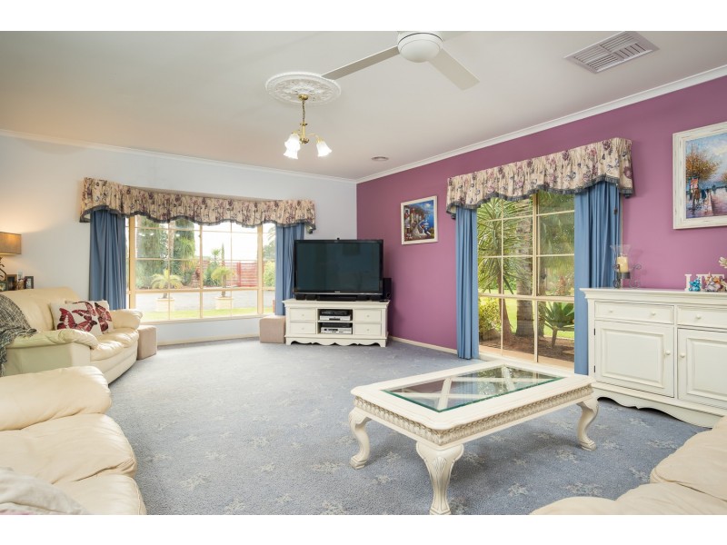 61 Boobook Avenue, Cardross VIC 3496