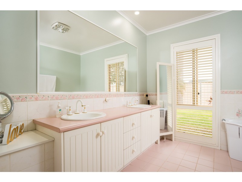 61 Boobook Avenue, Cardross VIC 3496