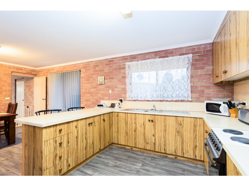8 Hampton Court, Red Cliffs VIC 3496