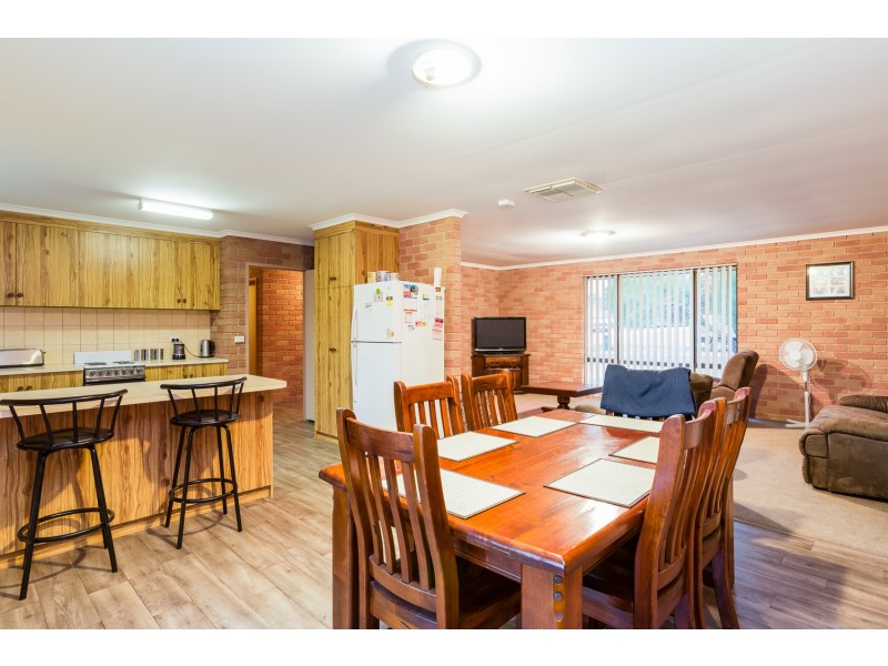 8 Hampton Court, Red Cliffs VIC 3496