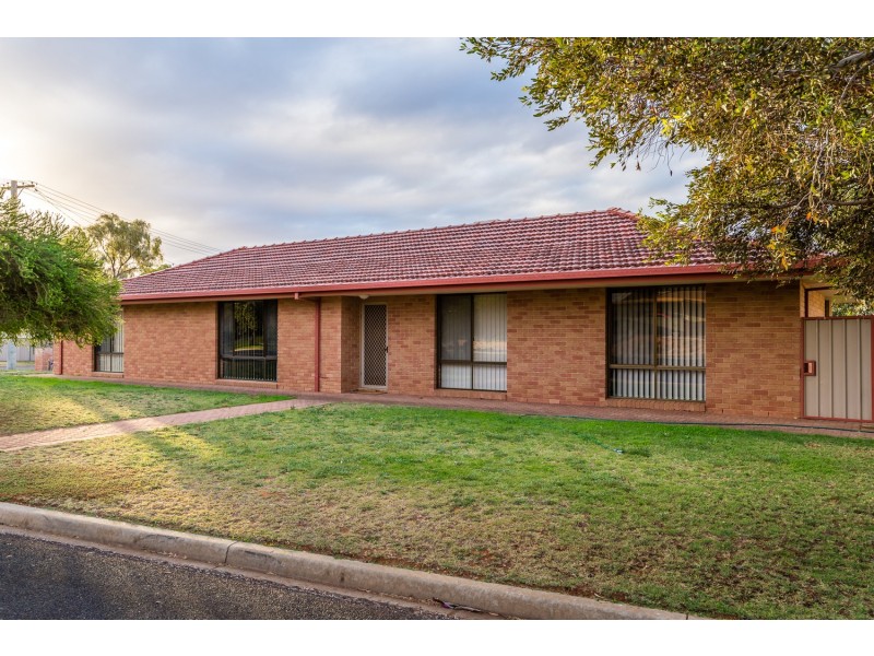 8 Hampton Court, Red Cliffs VIC 3496