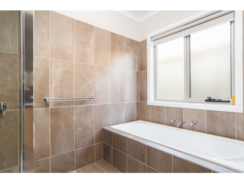 16 Kossman Court, Irymple VIC 3498