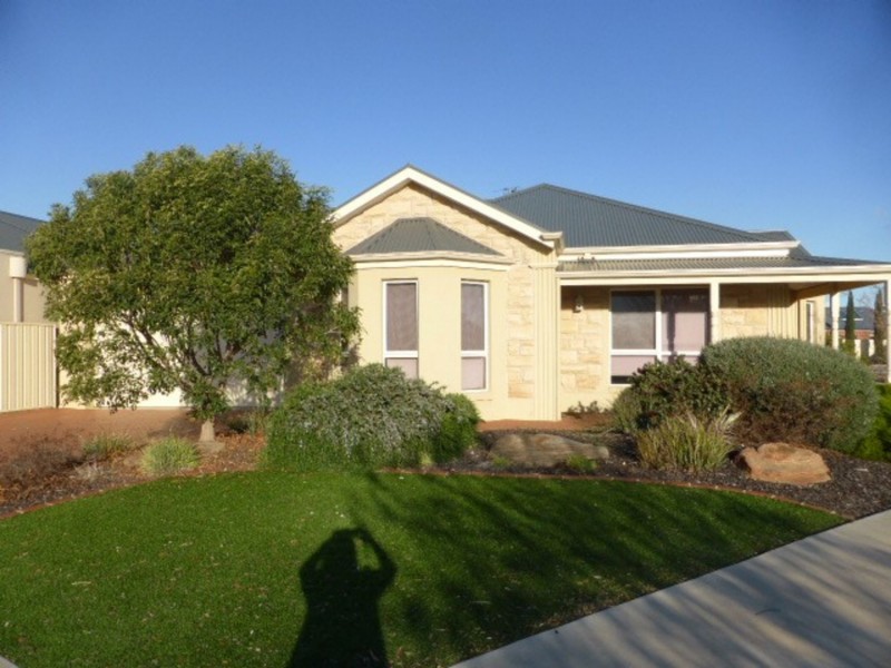27 Bakogiannis Court, Mildura VIC 3500