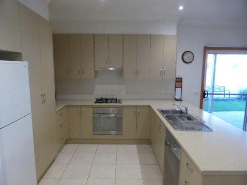 27 Bakogiannis Court, Mildura VIC 3500