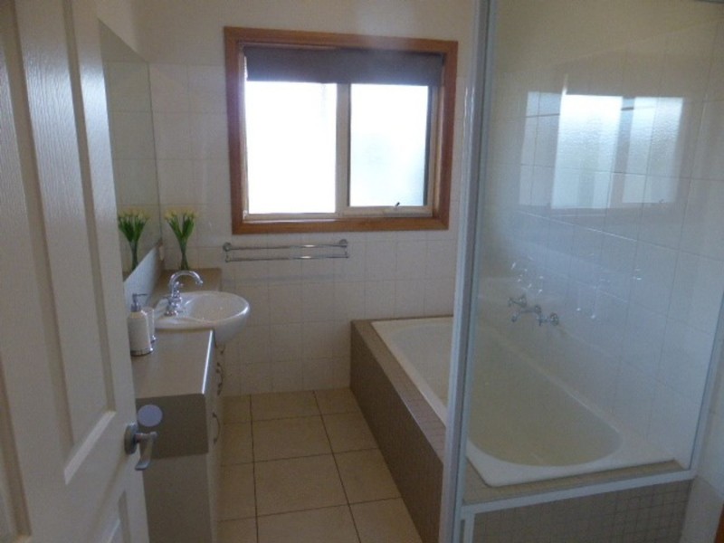 27 Bakogiannis Court, Mildura VIC 3500