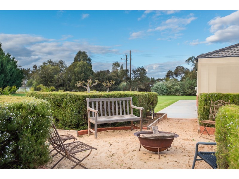 19 The Cobb & Co Way, Gol Gol NSW 2738