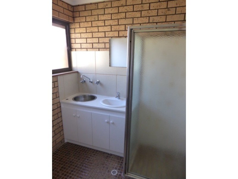 1/2 Cameron Avenue, Mildura VIC 3500