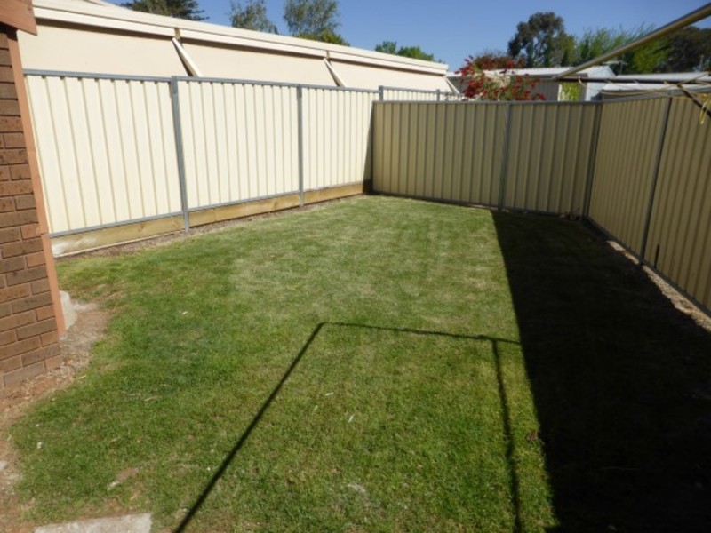 1/2 Cameron Avenue, Mildura VIC 3500
