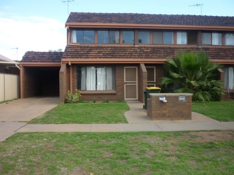 1/2 Cameron Avenue, Mildura VIC 3500
