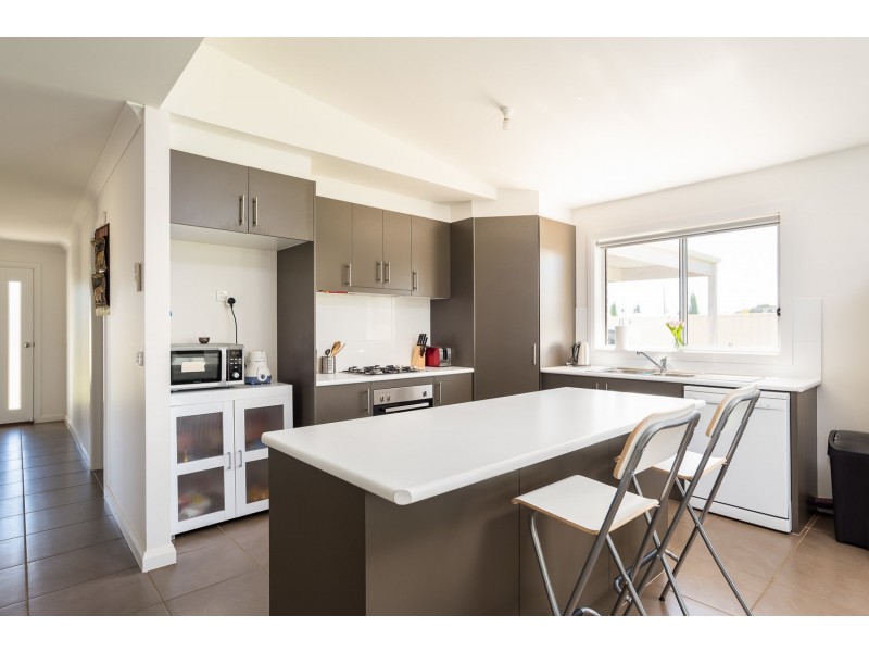 8 Tower Gardens, Mildura VIC 3500