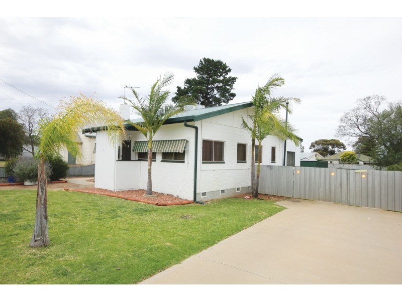 17 Hume Street, Dareton NSW 2717