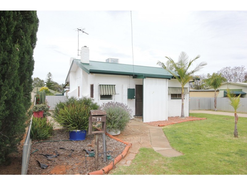 17 Hume Street, Dareton NSW 2717