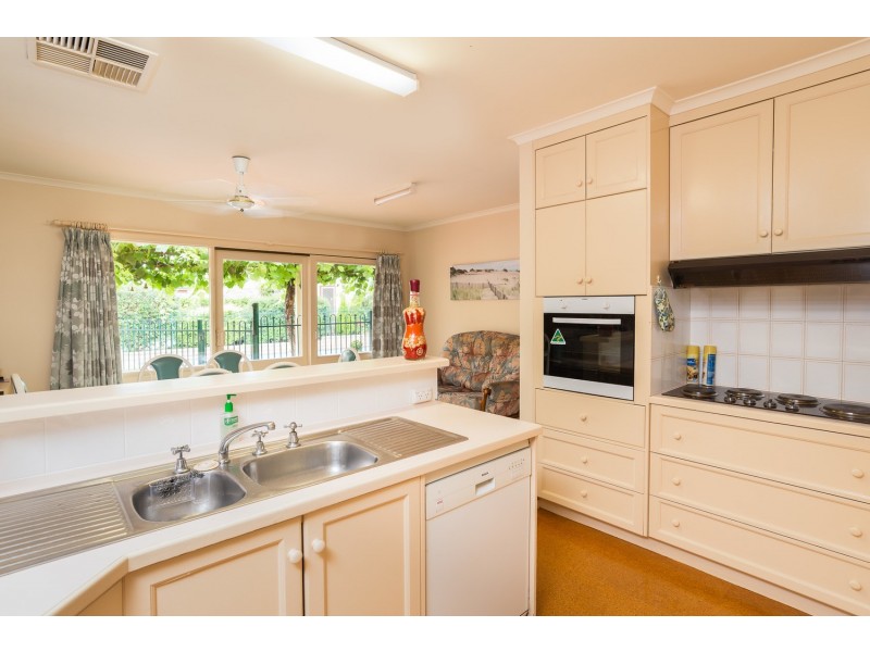 8 Massey Close, Mildura VIC 3500