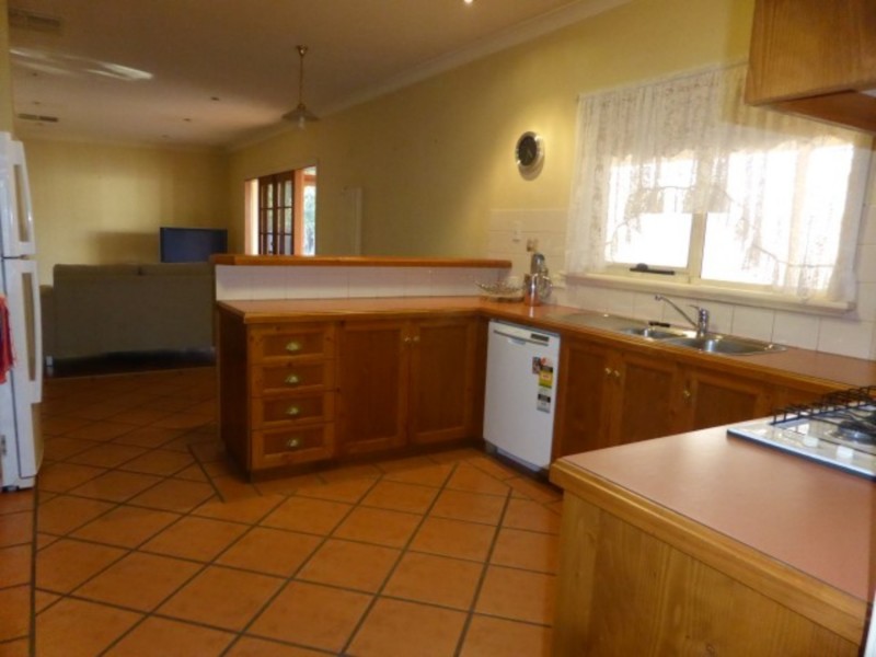 16 Ribarits Court, Mildura VIC 3500