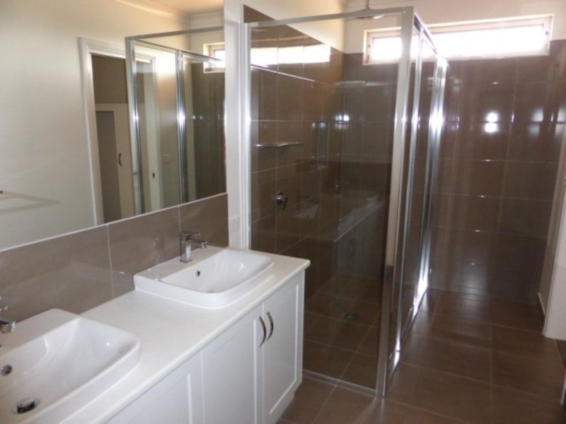 11 Karalanzer Drive, Mildura VIC 3500