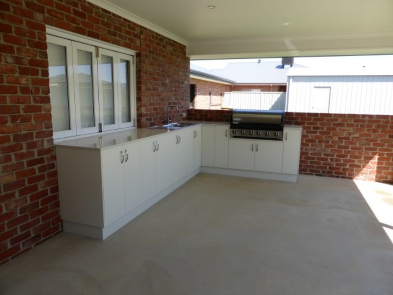 11 Karalanzer Drive, Mildura VIC 3500