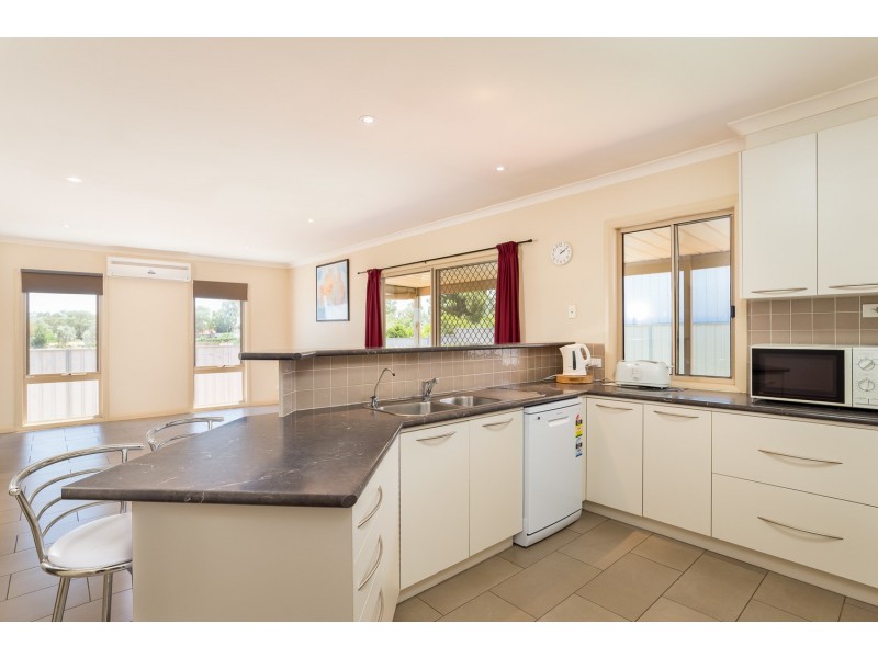 9 Murray Way, Buronga NSW 2739