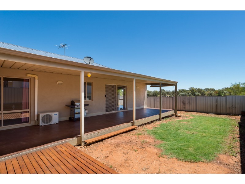 9 Murray Way, Buronga NSW 2739