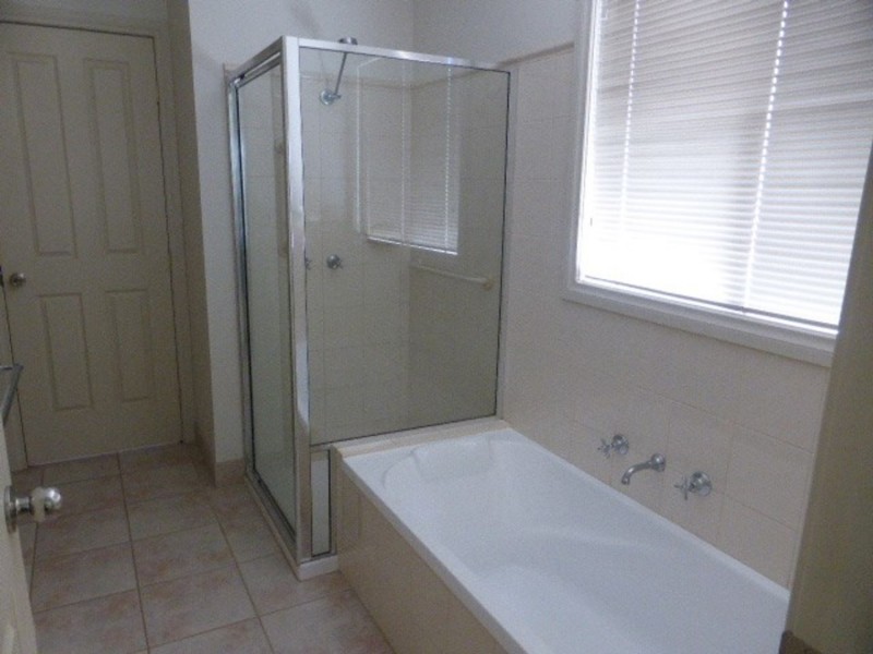 2 Robert Court, Gol Gol NSW 2738