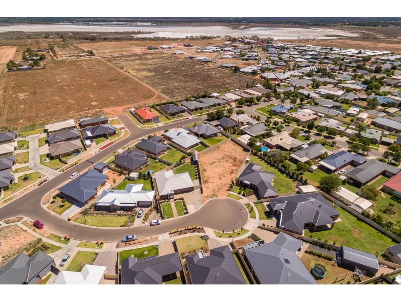 4 Miles Court, Mildura VIC 3500