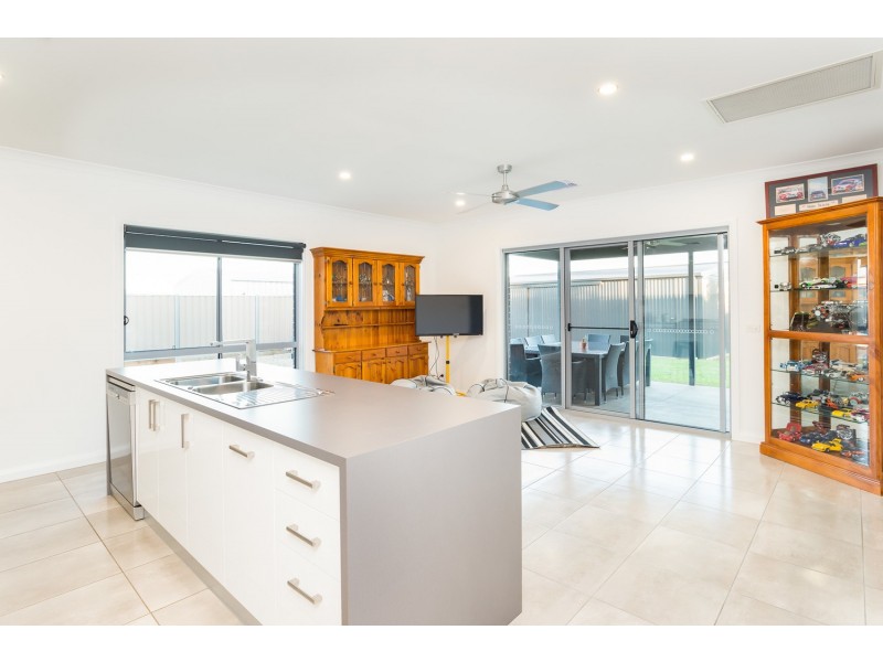 2 Lever Jary Court, Red Cliffs VIC 3496