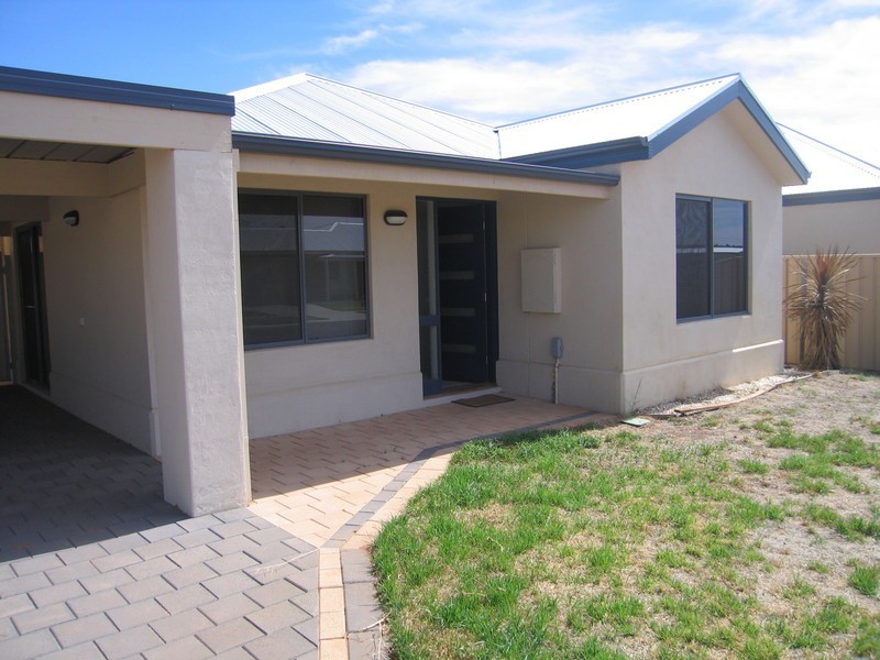 2 Robert Court, Gol Gol NSW 2738