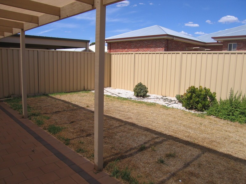2 Robert Court, Gol Gol NSW 2738
