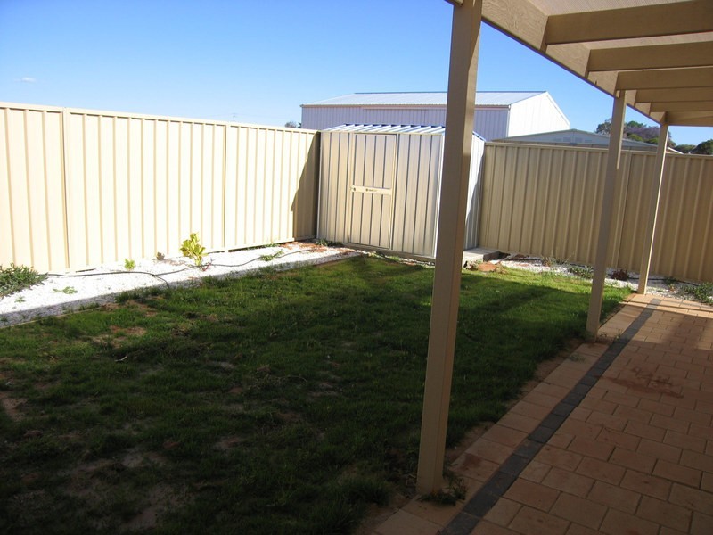 2 Robert Court, Gol Gol NSW 2738
