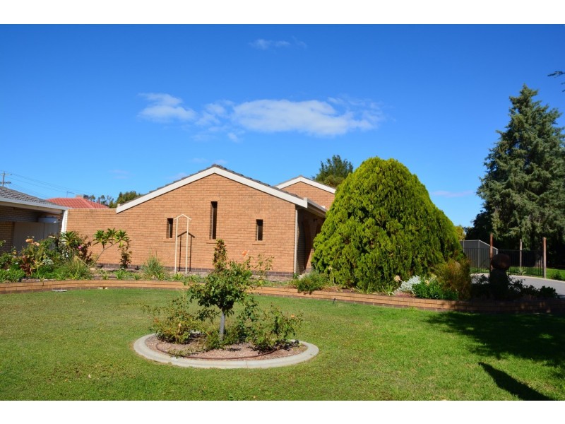 12 Elinda Court, Red Cliffs VIC 3496