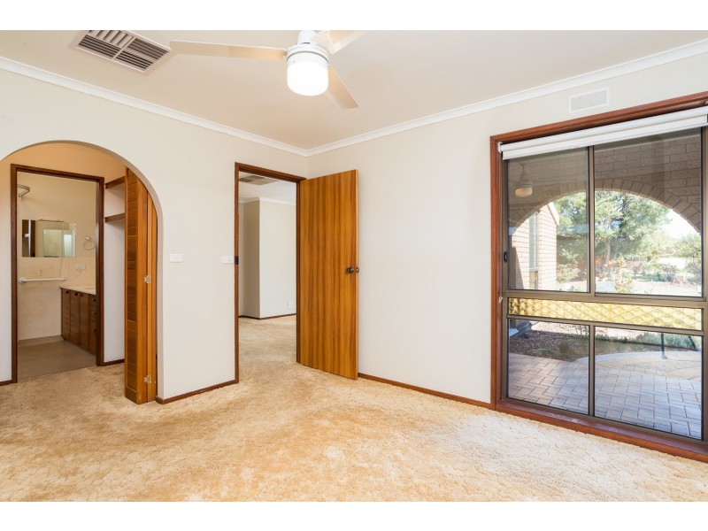 12 Elinda Court, Red Cliffs VIC 3496