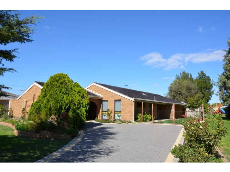 12 Elinda Court, Red Cliffs VIC 3496