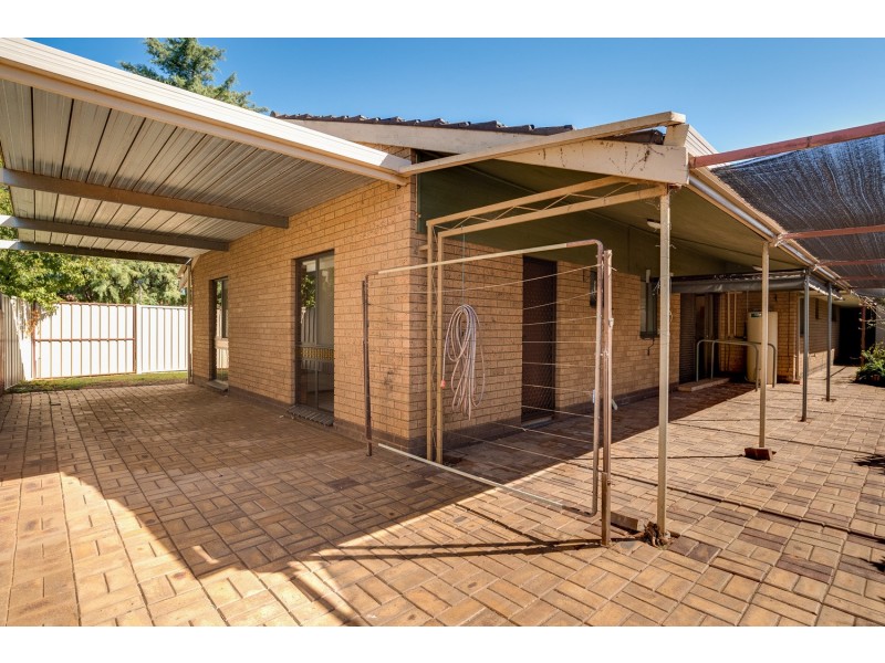 12 Elinda Court, Red Cliffs VIC 3496