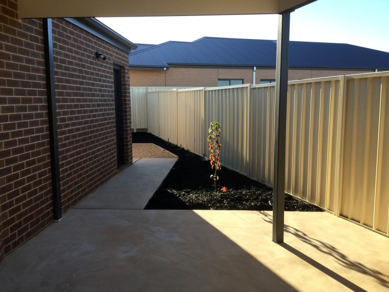 1/11 Springfield Drive, Mildura VIC 3500